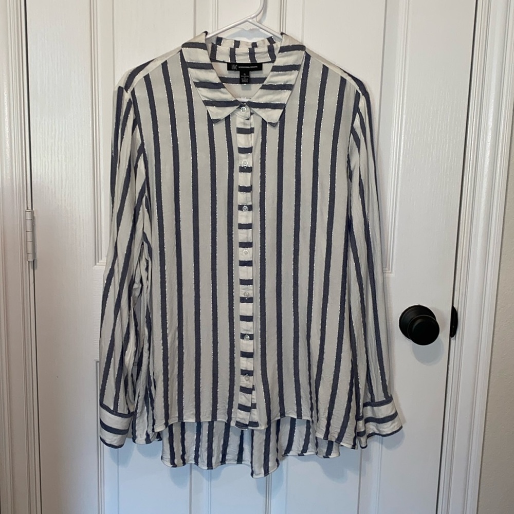 I•N•C International Concepts long sleeve button down top